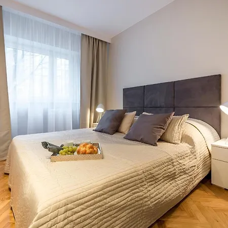 Апартаменты Chmielna 73 P&o Serviced *