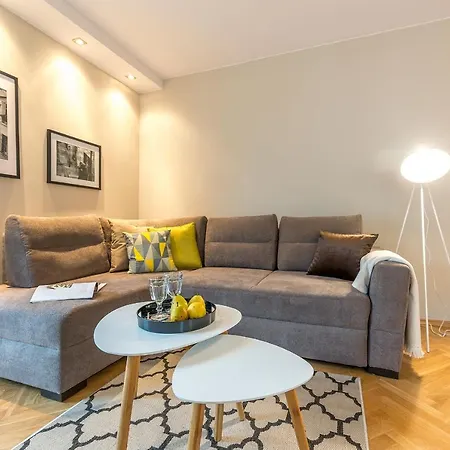 Chmielna 73 P&o Serviced